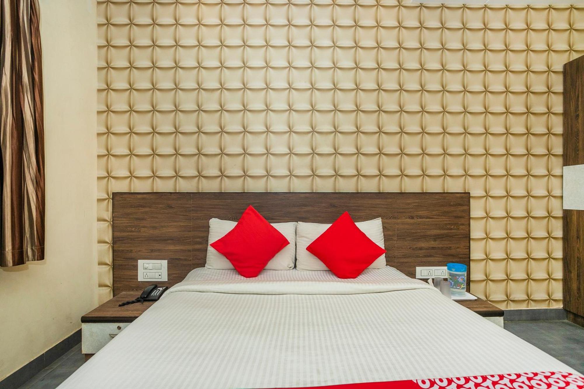 Super Collection O Indian Suites Near Sitara Restaurant Bangalore Exterior foto